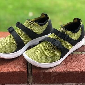 NIKE WOMENS AIR SOCK RACER SIZE 9